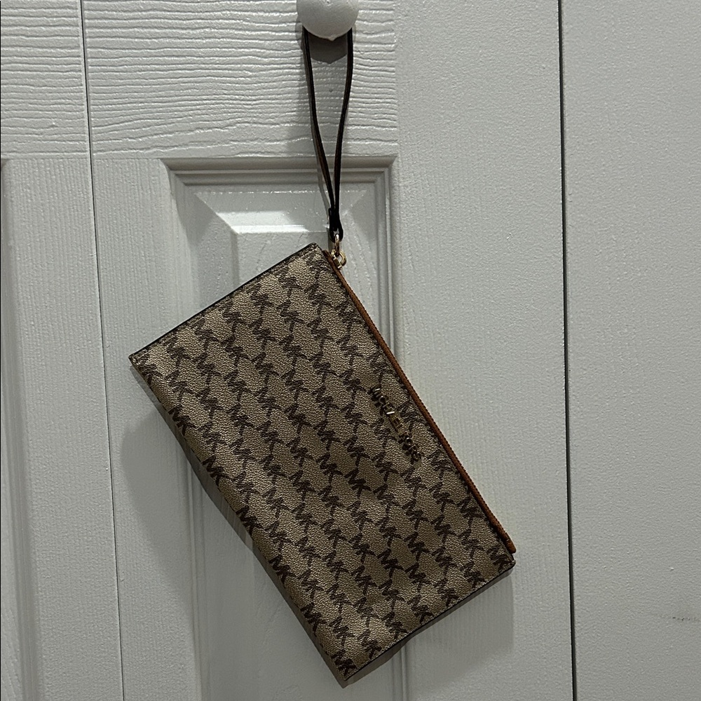 Michael Kors brown leather wristlet